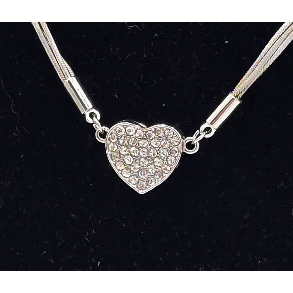Silvertone Multistrand Crystal Rhinestone Magnetic Heart 16" Necklace Jewelry - Picture 2 of 7
